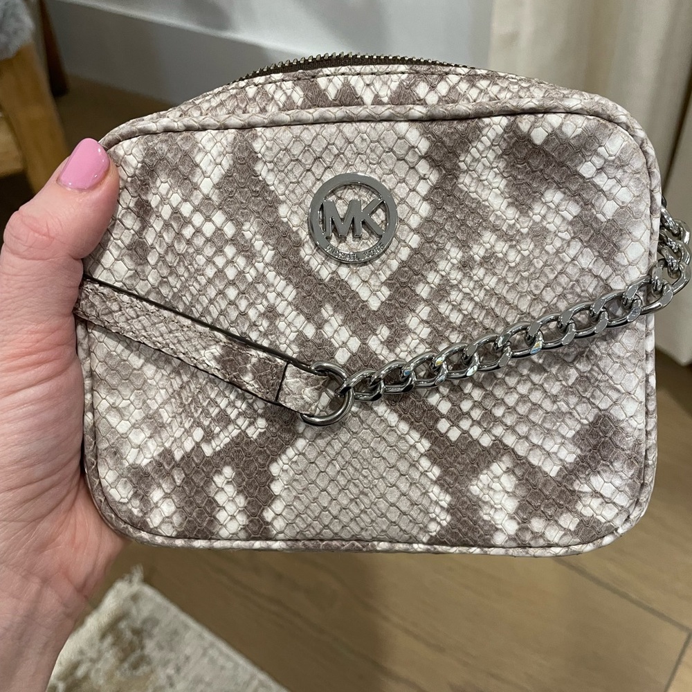 Michael Kors Mini Crossbody